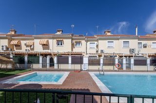 Casa a Polideportivo. Casa en llanos de alhendín