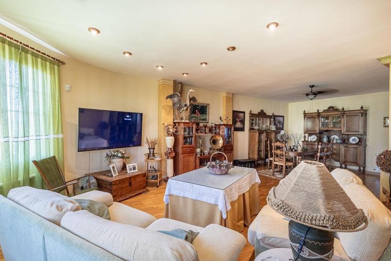 Foto 2238bdca-b0fc-4084-a815-f51847c4204a. Chalet  en Iznalloz