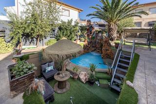Xalet  Calle almendros. Chalet en iznalloz