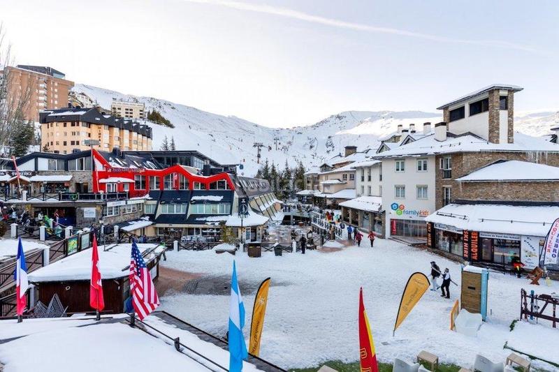 Foto 63d8eef7-041b-42b9-bbf7-bd89a3c4c44e. Attico con riscaldamento parcheggio in Zona media Sierra Nevada