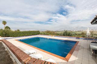 Chalet en Calle rio genil (csj) 25. Impresionante villa en cortijo de san javier las gabias