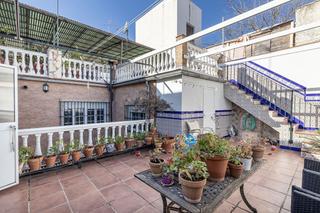 Casa adossada a Bola de Oro. Casa singular en bola de oro