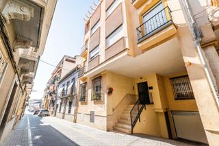 Pis en Marques 26. Oportunidad nica! piso en venta con patio y garaje