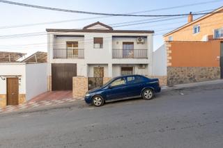 Casa en Bulevar de la cooperativa 2. Hermosa casa en la mejor zona de llora
