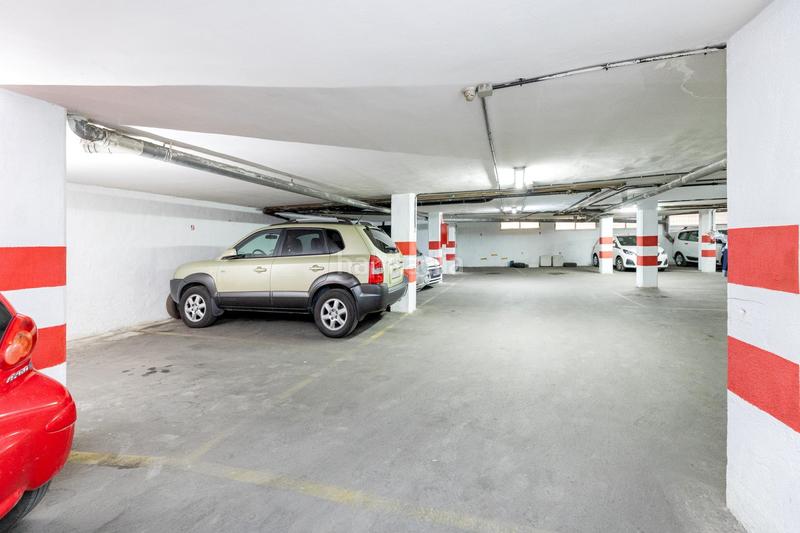 Foto b7f4782c-ce6a-4589-8369-24127461789e. Piso realejo piso 3 dormitorios reformado. con patio en Granada