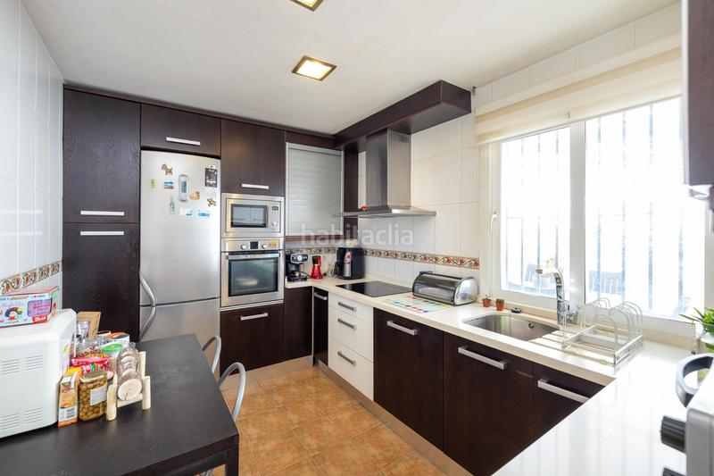 Foto cc8d6f3e-16ee-4435-a8be-c8f9454dbb85. Maison jumelée avec chauffage parking dans Aljomahima - Ermita Gabias (Las)