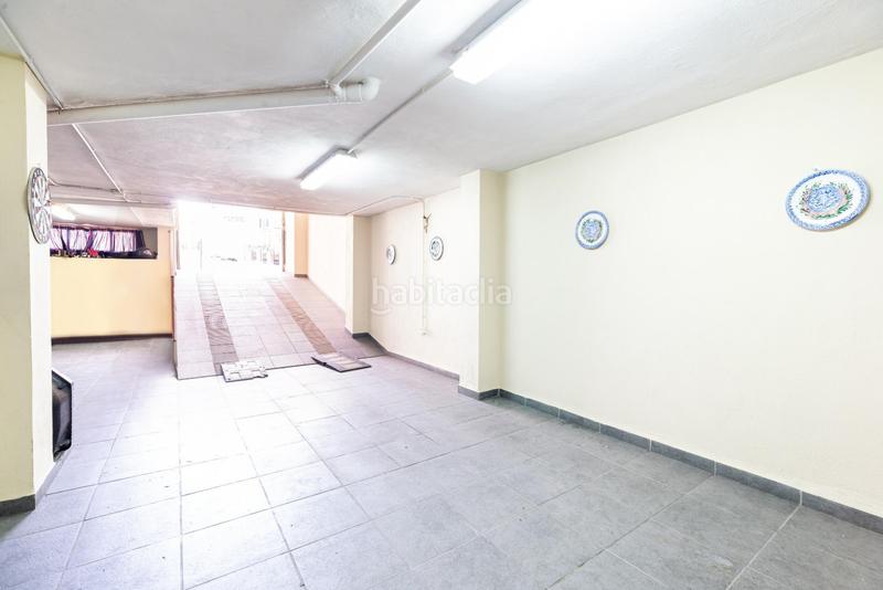Foto f79628f3-3a30-437f-bdb5-881eadc0b1cb. Casa pareada en camino cementerio 14 gran casa adosada en esquina granada espacio, comodidad y luz natural en Peligros
