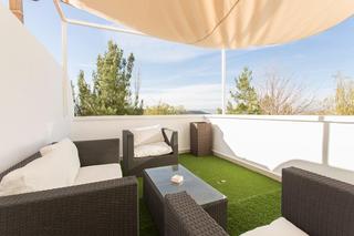 Casa adossada a Cenes de la Vega. Vivienda en urbanización los abetos