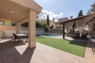 Chalet  Calle pisa de la mulica. Casa en santa clara golf otura  ideal para vivir o invertir