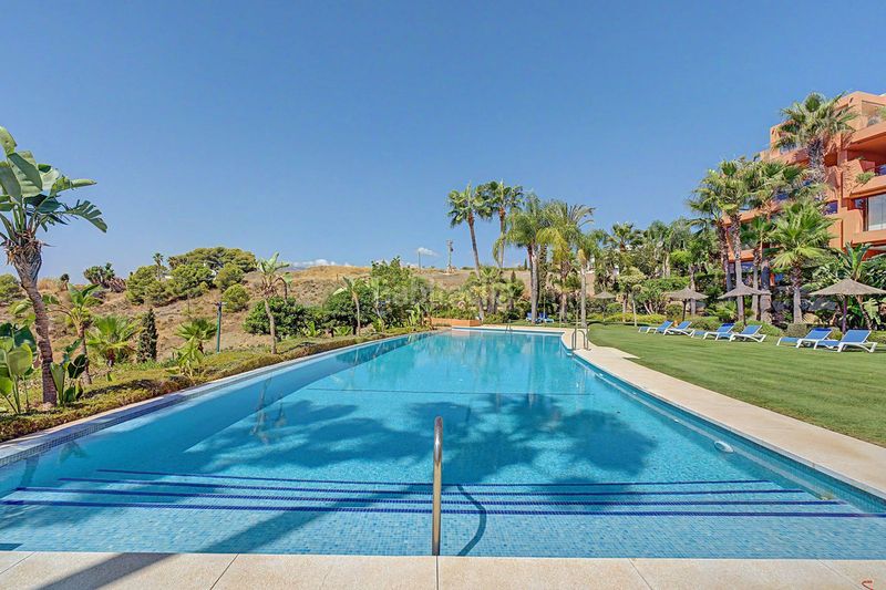 Foto b71b4721-2267-4b6f-bf57-ec4a6ecf7e0b. Apartment with heating parking in Benahavís pueblo Benahavís