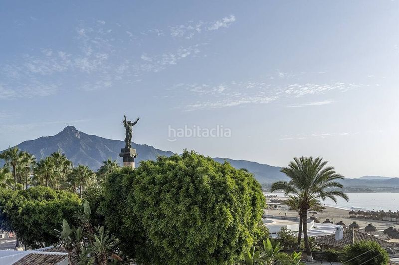 Foto 38182f02-cb65-4cc9-b5ff-88c8befd20b5. Piso apartamento en primera línea de Puerto Banús con vistas al mar ideal para inversión en Marbella