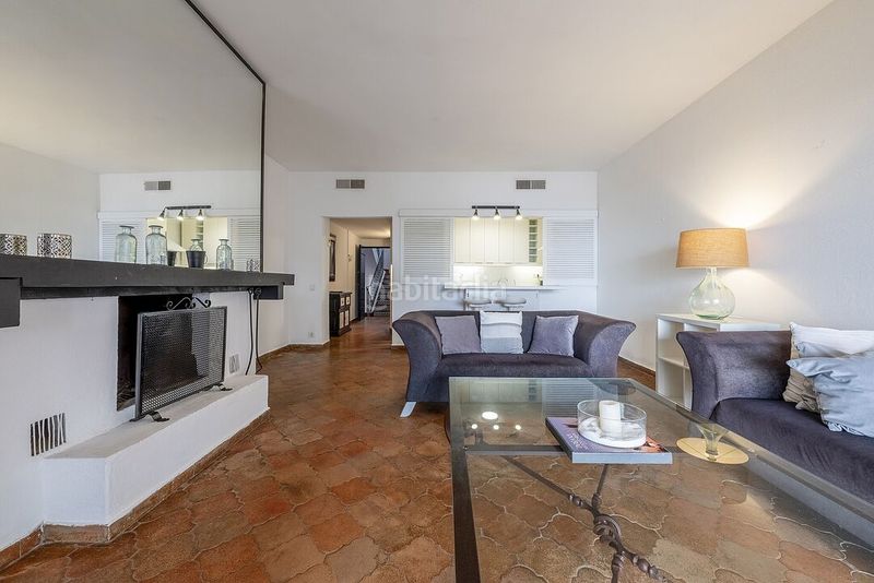 Foto 8891c875-2468-4ee1-b91e-136efcf45118. Piso apartamento en primera línea de Puerto Banús con vistas al mar ideal para inversión en Marbella