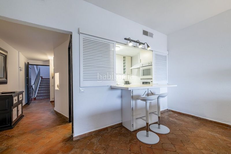 Foto c6f68ac7-731b-454c-b52c-98e7fda43be8. Piso apartamento en primera línea de Puerto Banús con vistas al mar ideal para inversión en Marbella