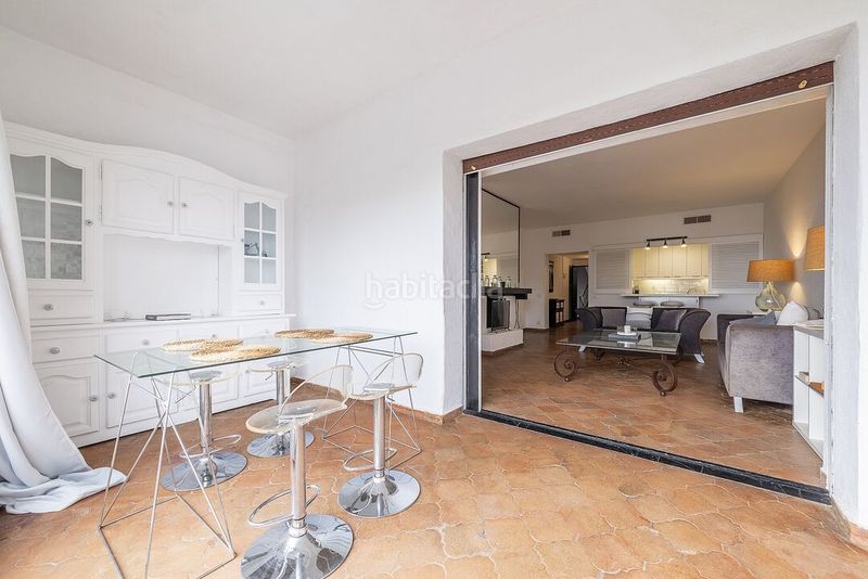 Foto d0476482-f2d7-412b-b40d-348a21f389d5. Piso apartamento en primera línea de Puerto Banús con vistas al mar ideal para inversión en Marbella