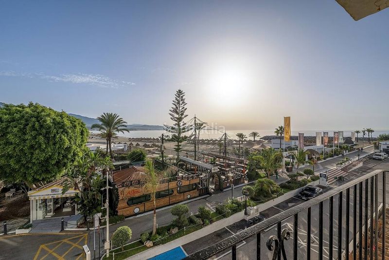 Foto d68c8b18-5f5f-4996-8e4c-68fd9d789977. Piso apartamento en primera línea de Puerto Banús con vistas al mar ideal para inversión en Marbella