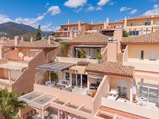 Duplex in Las Brisas. 2 dormitorios duplex nueva andalucia