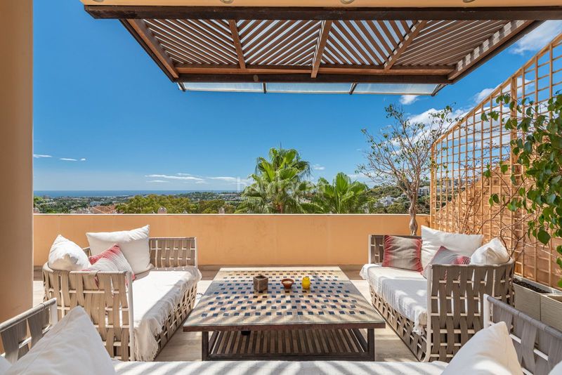 Foto d208e288-c472-47cb-a053-956894442839. Dúplex 2 dormitorios duplex nueva andalucia en Las Brisas Marbella