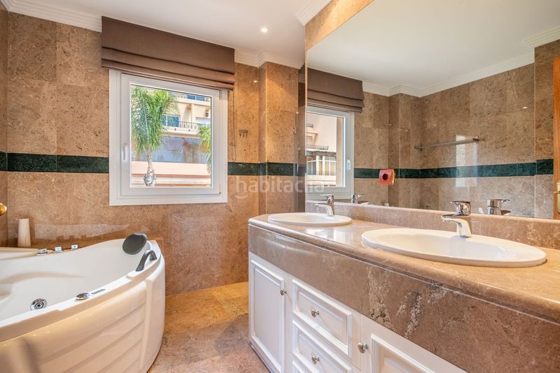Foto db89fee5-5746-4714-939b-955d0dfa3c25. Dúplex 2 dormitorios duplex nueva andalucia en Las Brisas Marbella