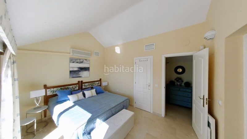Foto 686d2534-6852-4709-980c-b10b6a47c682. Zweistöckige wohnung mit heizung in Santa María Marbella