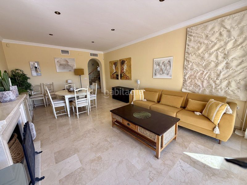 Foto 9b7b26c2-b0da-477a-92c3-eca74f3a6f5d. Zweistöckige wohnung mit heizung in Santa María Marbella