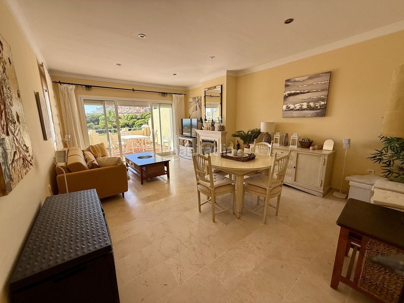 Foto c99c7b07-cb2e-4886-9d5a-9753aa33b1bb. Zweistöckige wohnung mit heizung in Santa María Marbella