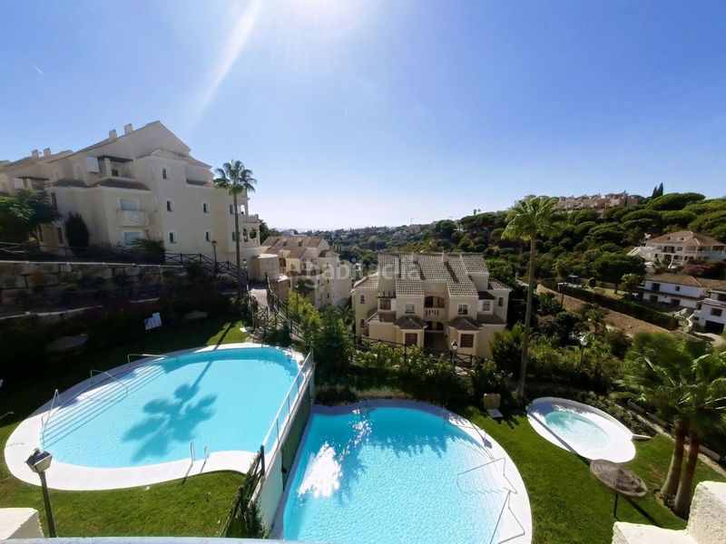 Foto edd5ef40-4fc2-49a8-8906-0be077e3ed12. Zweistöckige wohnung mit heizung in Santa María Marbella