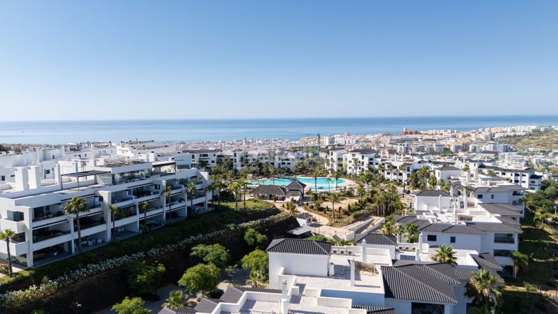 Foto c9aca23f-b03f-4344-9773-4cadcefb4b6f. Apartament amb calefacció aparcament piscina a Parque Central Estepona
