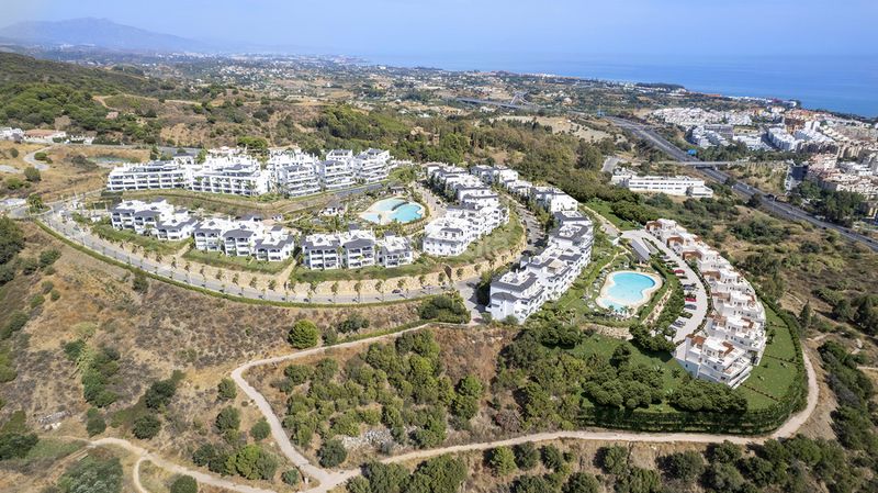 Foto ee2331c9-d838-4b89-9c92-b98d59e4ea4c. Apartament amb calefacció aparcament piscina a Parque Central Estepona