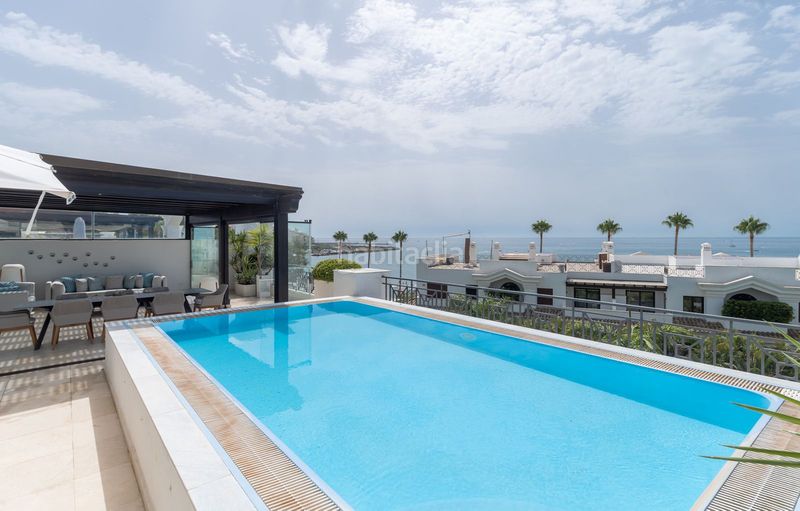 Foto e4e29193-ce71-4b78-8c3d-3f41fc95a700. Dúplex amb calefacció aparcament piscina a Parque Central Estepona