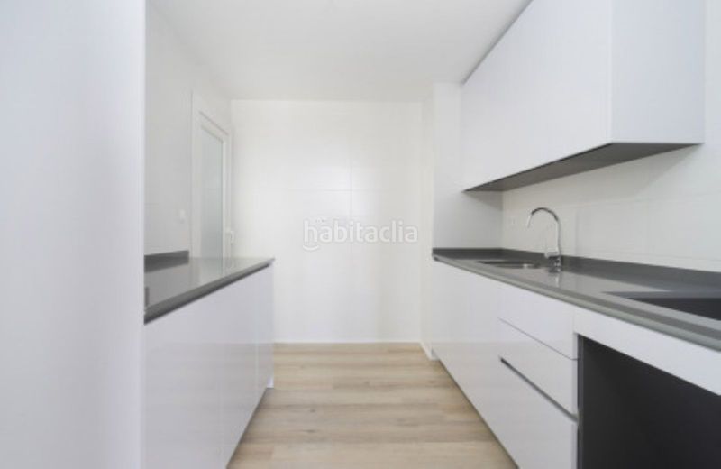 Foto a74291fe-a3c3-40e4-933e-0c4e1baac91b. Apartament amb calefacció a Las Brisas Marbella