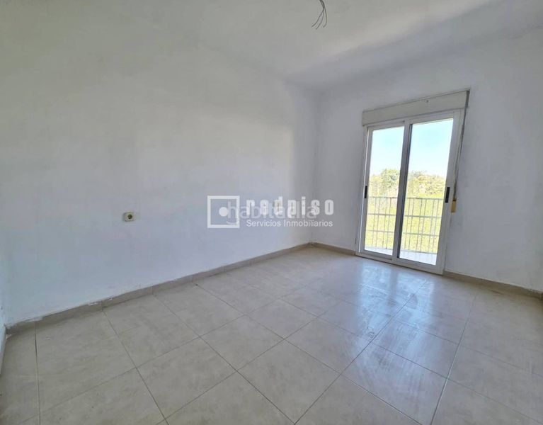 Foto c5472a87-6c1d-4cef-a4f6-843a48e7c322. Piso en El Ranero Murcia