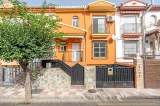 Casa adosada en Cllar Vega. Impresionante casa adosada en la mejor zona de cllar vega