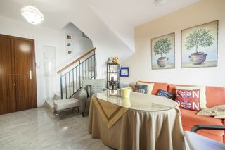 Dúplex  Duran. Dúplex en urbanización con piscina