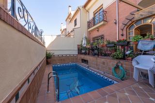 Maison à Calle castoreño 7. Casa de lujo en granada