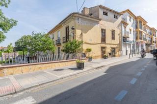 Casa  Calle veracruz. Casa de tres plantas con 288 m2 a reformar frente al ayuntamient