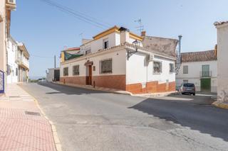 Casa a Calle aire 4. Casa en  otura haciendo esquina 100 metros en planta baja