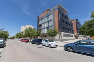 Aparcament cotxe a Pasaje de la ciencia 1. Plaza de garaje en urbanización privada