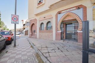 Business premise in Albolote. Restaurante totalmente instalado con licencia