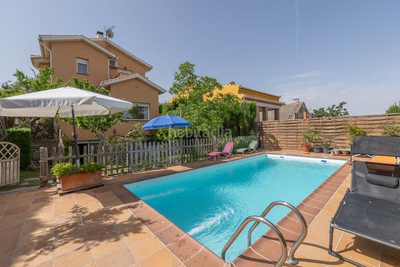 Foto a4a85e66-283c-4429-96d0-f3578ac27557. Chalet precioso chalet independiente con piscina en Cumbres Verdes en Zubia (La)