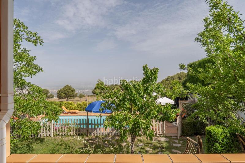 Foto b2f0b2a2-1694-4b8b-b834-645ae52ee06f. Chalet precioso chalet independiente con piscina en Cumbres Verdes en Zubia (La)