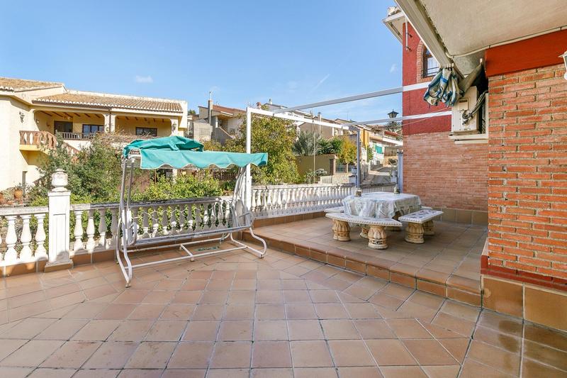 Foto e2850e56-6acc-43e4-84b0-ef084f275f47. Chalet fantastica oportunidad en huetor !!!! en Huétor Vega