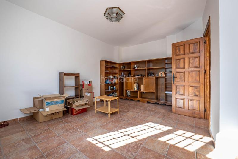 Foto bfe05911-ea6c-4a51-9370-82ef44da767e. Chalet  de 505 m2 construidos con piscina y jardines. 5 dormitorios, 3 baños y un aseo. sótano 162 m2 en Santa Fe
