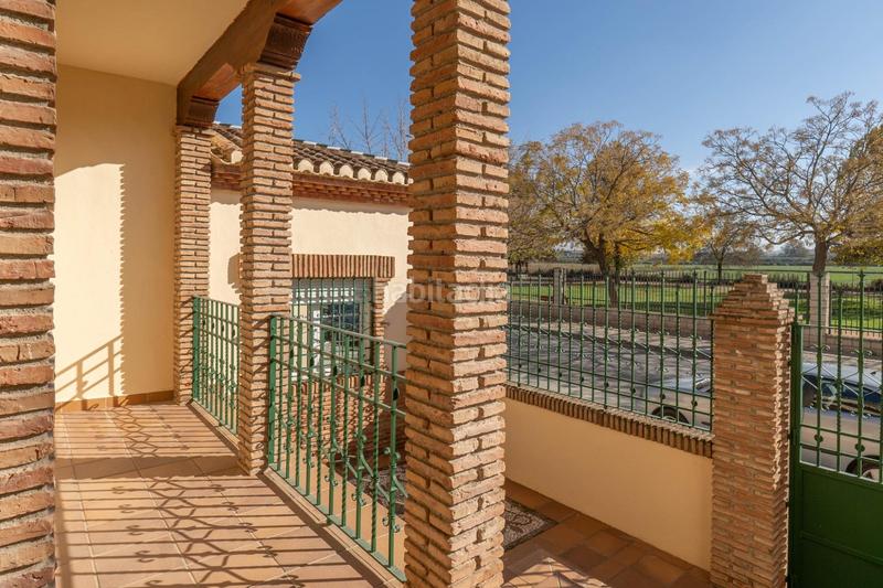 Foto efc35249-e2d4-45c2-8bd3-8101df9eee47. Chalet  de 505 m2 construidos con piscina y jardines. 5 dormitorios, 3 baños y un aseo. sótano 162 m2 en Santa Fe