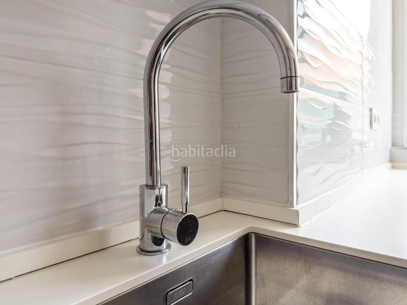Foto 2550a328-5d6d-4264-bd25-e47ea796054e. Piso en calle palencia 11 piso reformado con aparcamiento incluido en vergeles. en Granada