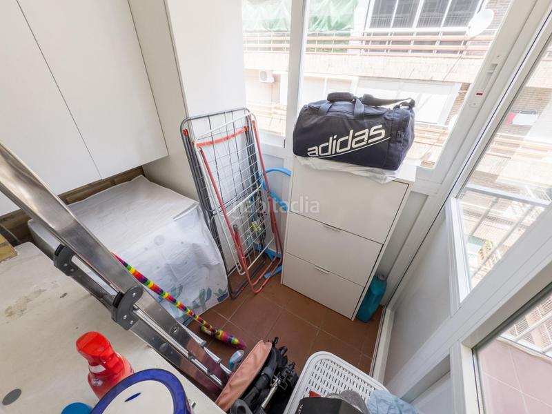 Foto 4c326643-bd3b-4b64-989c-f4d1400638be. Piso en calle palencia 11 piso reformado con aparcamiento incluido en vergeles. en Granada