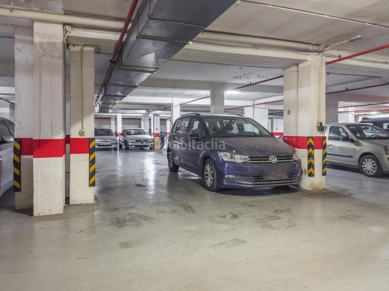 Foto ebc4c447-f554-449d-86c8-caaa28993ea5. Piso en calle palencia 11 piso reformado con aparcamiento incluido en vergeles. en Granada