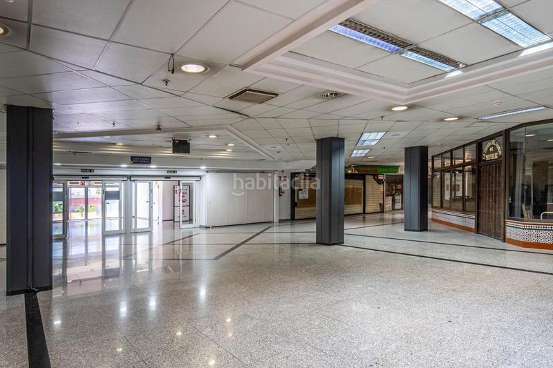 Foto 16fa372d-4e43-4b0b-ab1f-8c834fe2e6ca. Local comercial  en centro comercial neptuno!!!!!!!!!!!!! en Granada