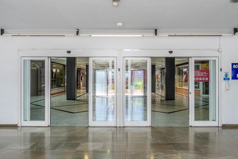 Foto 1c6c4284-28ea-413a-9cca-7ab73fc0ea45. Local comercial  en centro comercial neptuno!!!!!!!!!!!!! en Granada