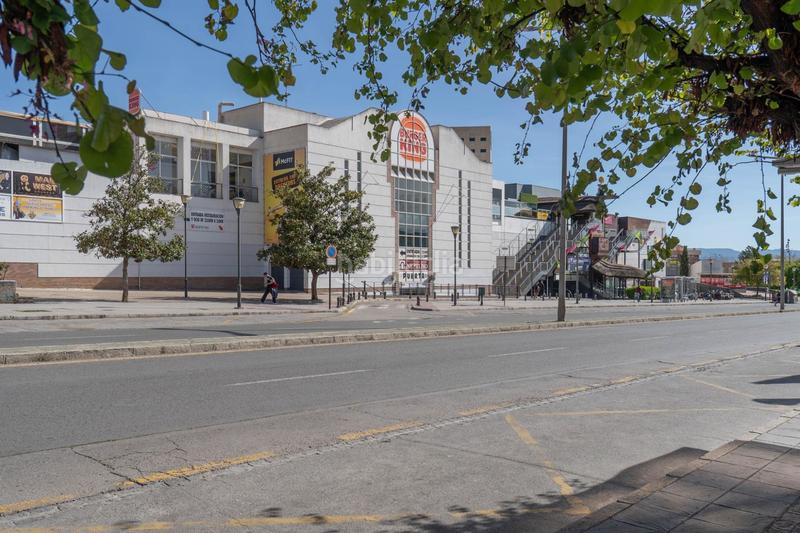 Foto 68a75777-2ec9-4042-8367-d6e52996af10. Local comercial  en centro comercial neptuno!!!!!!!!!!!!! en Granada