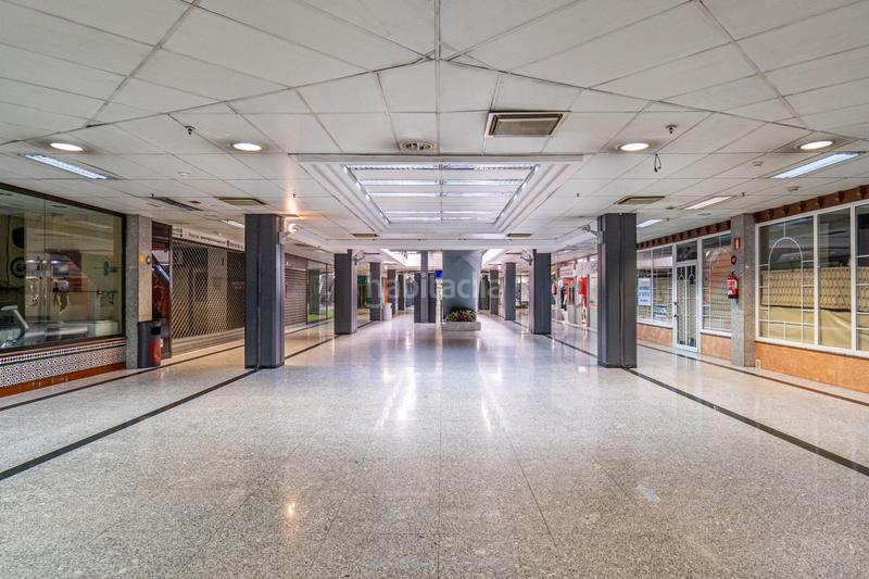 Foto 947cf6c4-5d53-4cb7-9c38-f12b1c5c8948. Local comercial  en centro comercial neptuno!!!!!!!!!!!!! en Granada